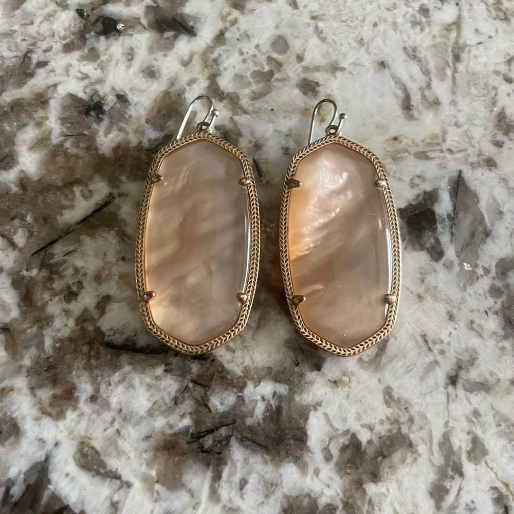 Kendra Scott earrings, Danielle model